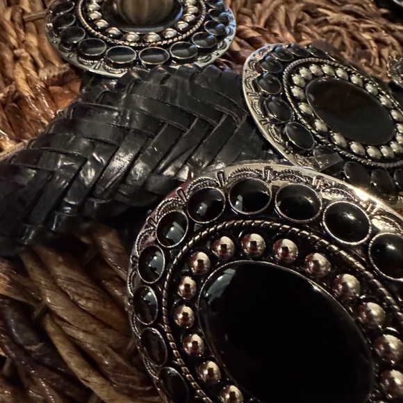 Black and Silver Western Style Belt - Picture 4 of 10